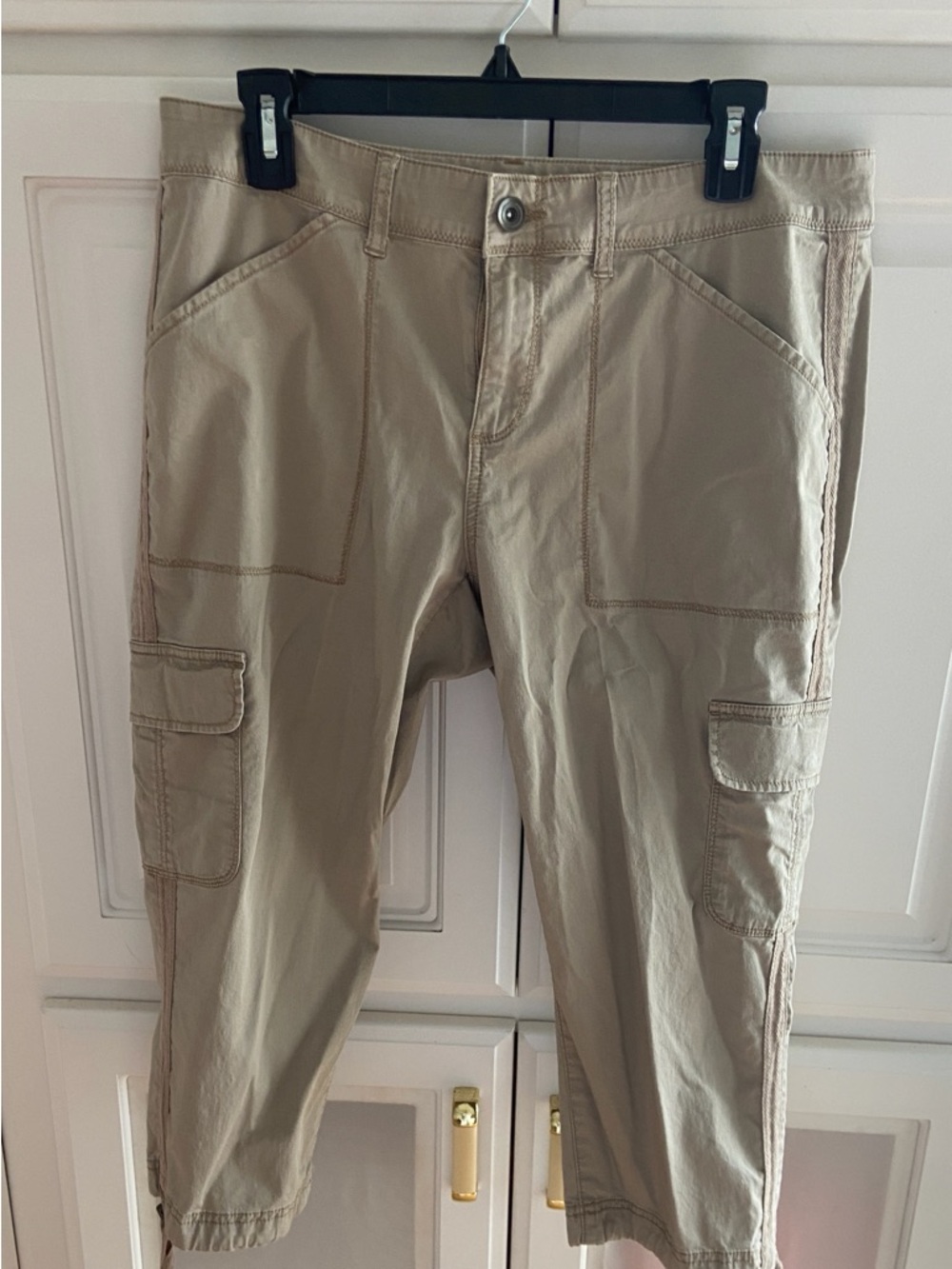 Time and Tru Woman's Cargo Capris